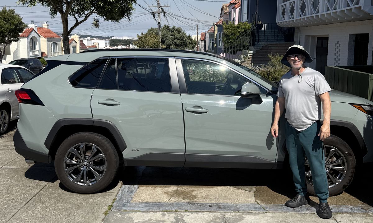 Toyota RAV4 2023 do Jeronimo, usado nos tours em português por San Francisco e Bay Area
